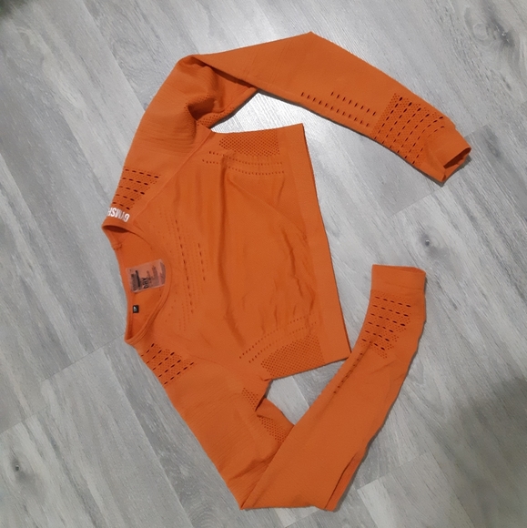 EUC Gymshark Flawless Knit Crop Top in Burnt Orange - Picture 3 of 5